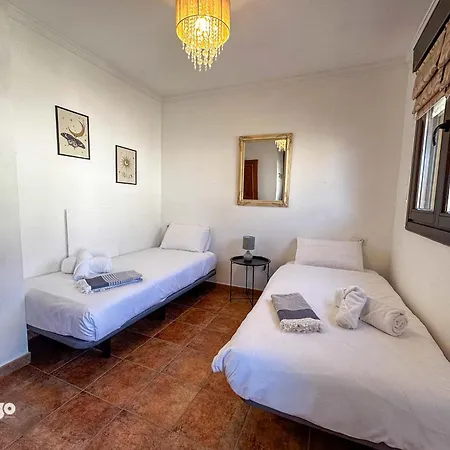 Ann001 Bright Two Bedroom Townhouse 度假居