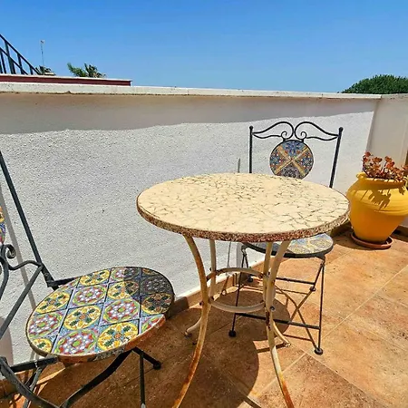 度假居 Ann001 Bright Two Bedroom Townhouse *