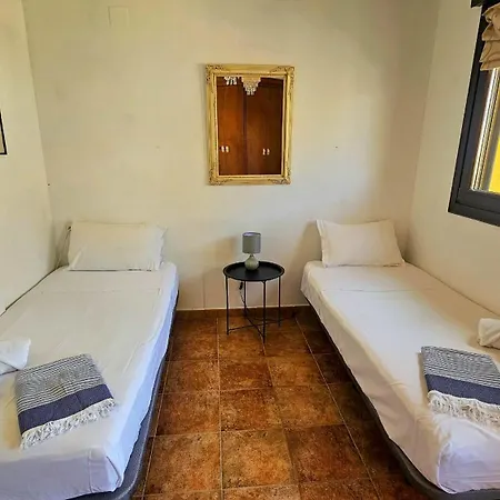 Ann001 Bright Two Bedroom Townhouse 度假居