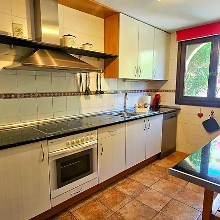 度假居 Ann001 Bright Two Bedroom Townhouse